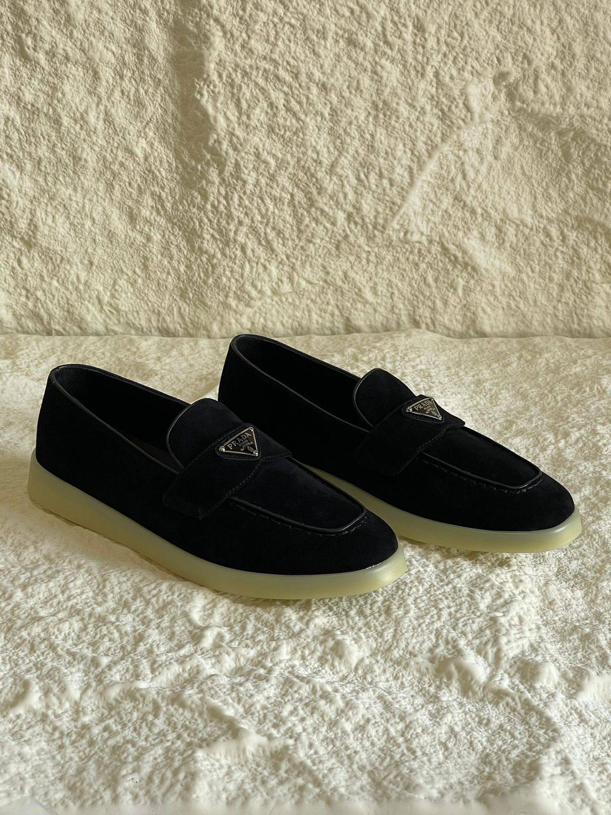 PRADA 
SuperMaster Quality 💯
450 dhs❣️
Size: 36-41💥

Zain171
♥️♥️♥️