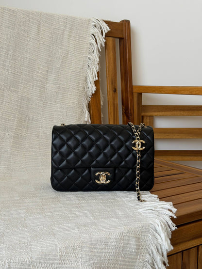 Chanel

For Price 👇 WhatsApp✅
0568585901 
0507557372
0552275751 Owner Zain 👌

Zain317
♥️♥️♥️