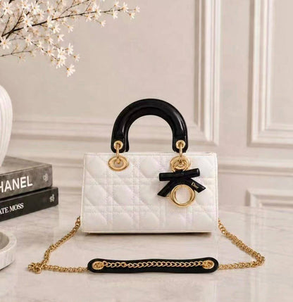 DIOR 

NEW CAME 

HIGH QUALITY 

WITH BOX 
135 dhs🇦🇪🇦🇪

Zain295
♥️♥️♥️