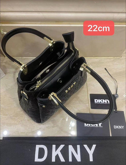 Aigner
100 dhs💓
good-quality with box

Zain35
♥️♥️♥️