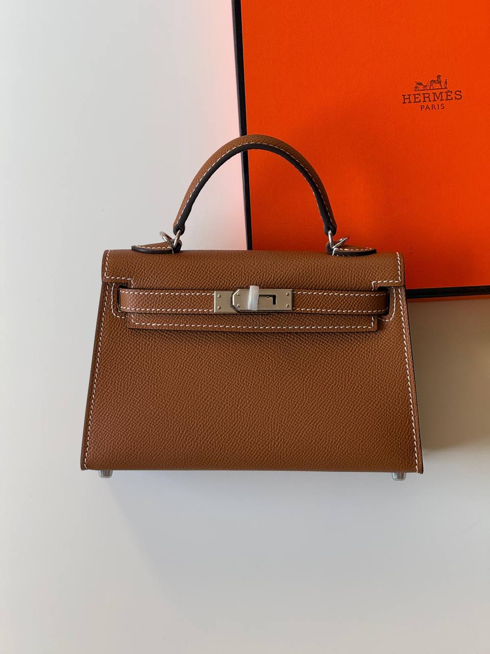 Hermes
minikelly 19cm💕
master quality😍with box❤️
340 dhs❤️💚❤️💚

Zain52
💚❤️💚