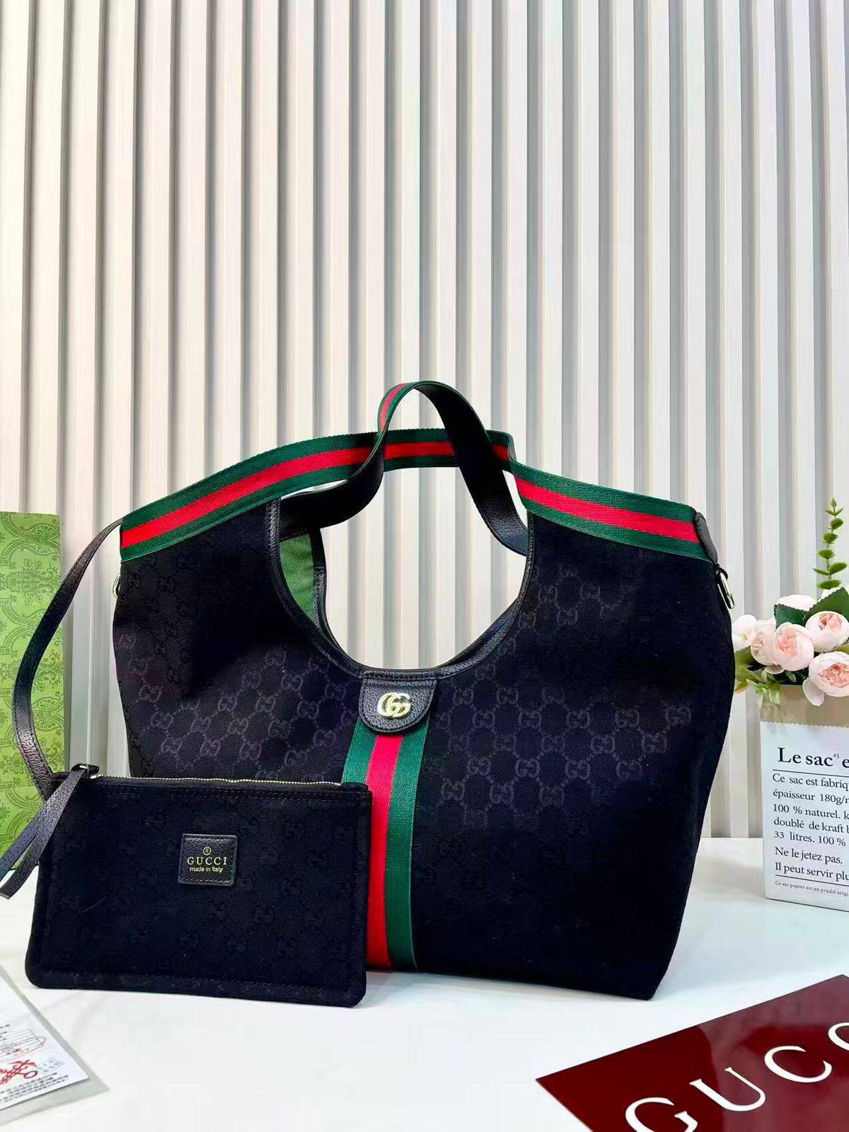 GUCCI 
NEW CAME GOOD QUALITY 
130 dhs👑

Zain39
♥️♥️♥️