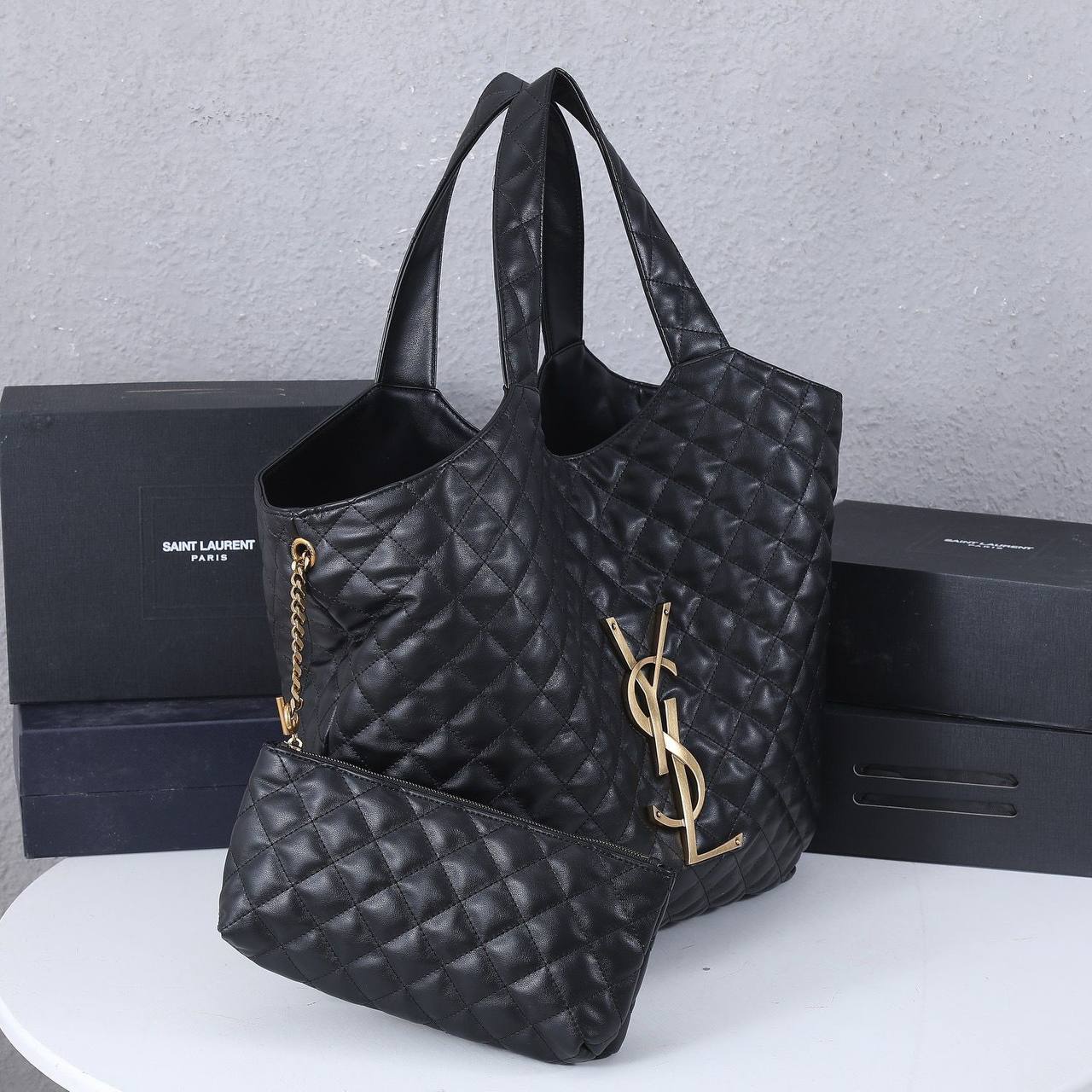 YSL
 NEW CAME HIGH QUALITY
120 dhs💓

Zain39
♥️♥️♥️