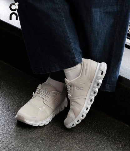 On Running Cloud 6 Pearl White ，Size 36-45 ，
Size 36-45 ，
230 dhs🇦🇪

Zain18
♥️♥️♥️
