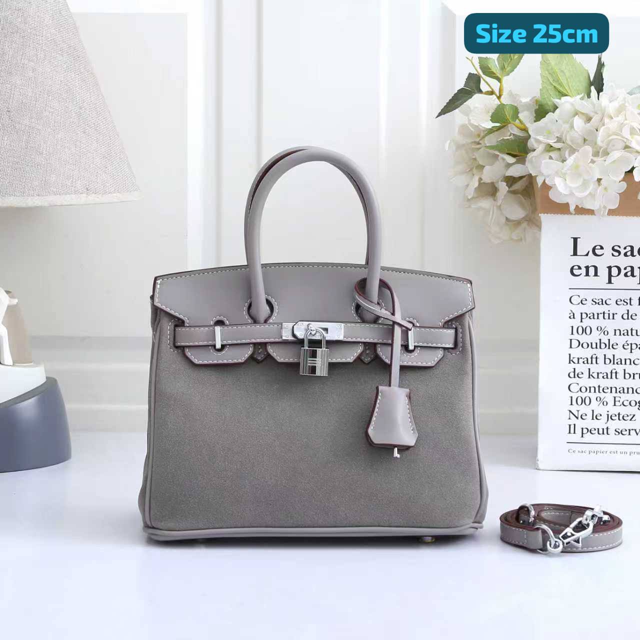 Hermes
Good quality 

with box 
🎁🎁🎁

120 dhs🪙🌨️

Zain186
♥️♥️♥️