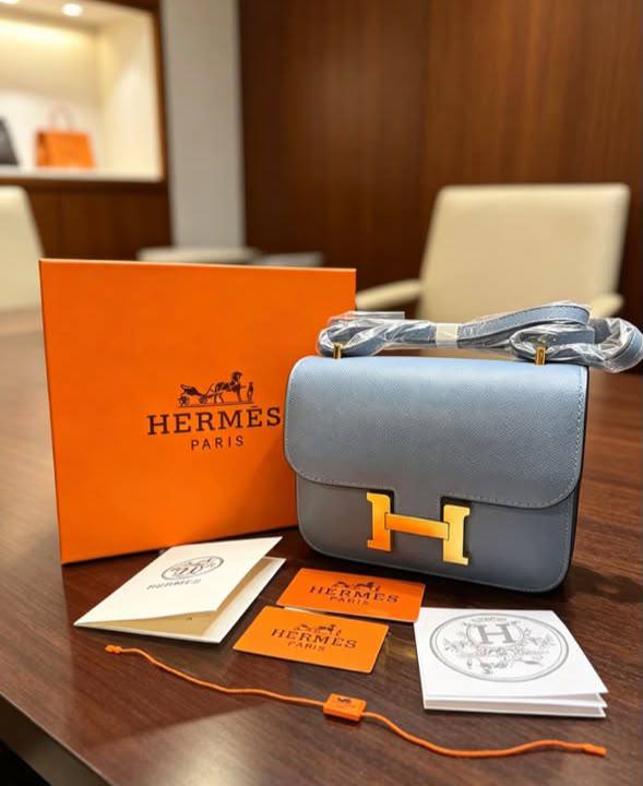 Hermes

Have box

110 dhs🇦🇪🇦🇪
Size：19cm

Zain07
♥️♥️♥️