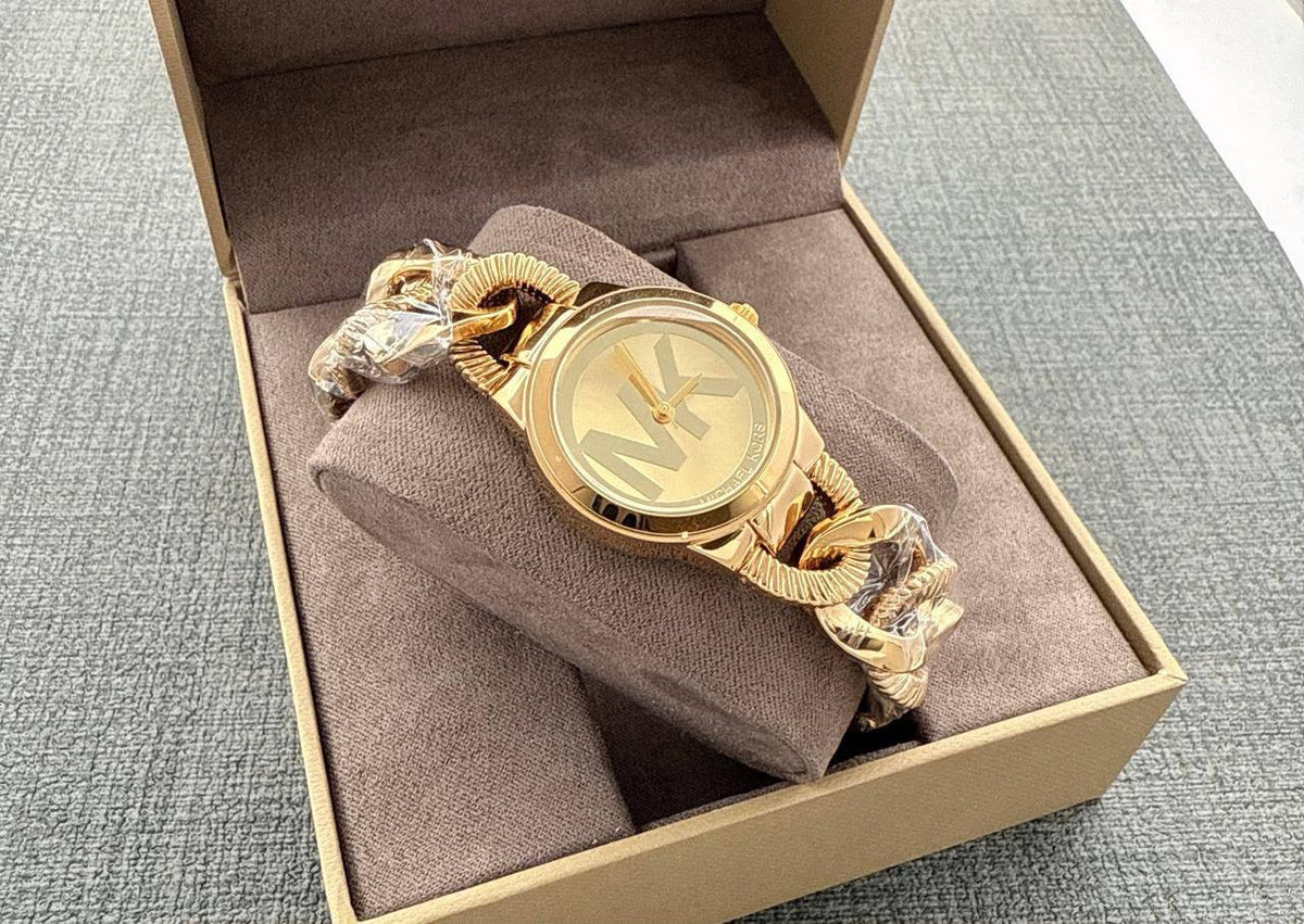 Mk ladies 

1 ps
45 dhs🇦🇪🇦🇪

Zain45
♥️♥️♥️