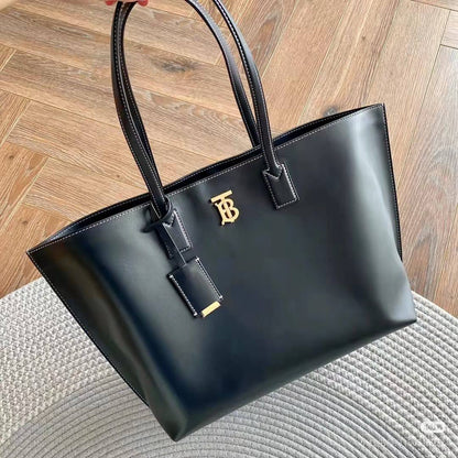 Celine -  Milano - Master
For Price 👇 WTSP Text Zain 0568585901

Zain10
♥️♥️♥️