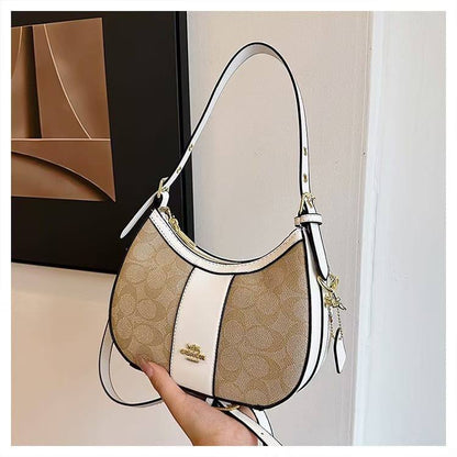 Coach

90 dhs
With box

Zain235
♥️♥️♥️