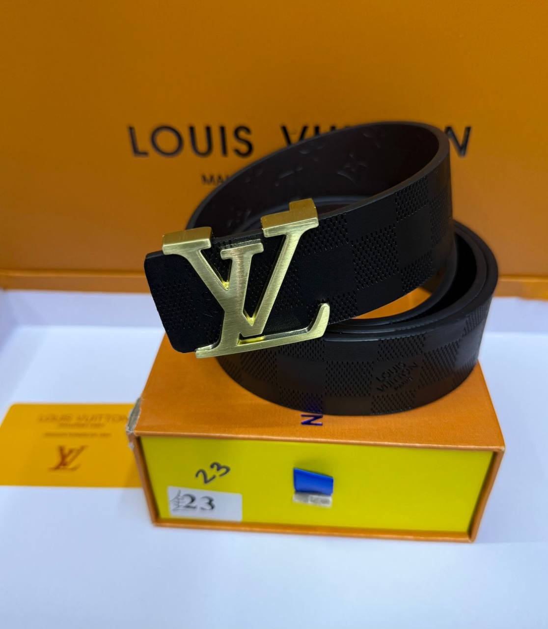 LV Belt

With box 
🎁🎁🎁

40 dhs🪙💕

Zain93
♥️♥️♥️