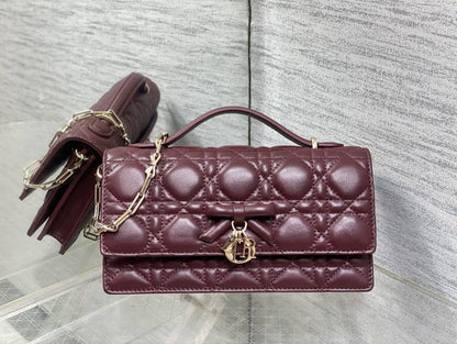 Dior My Dior Mini Bag
*Size 21 cm*
For Price 👇 WhatsApp✅
0568585901 
0507557372
0552275751 Owner Zain 👌

Zain274
♥️♥️♥️