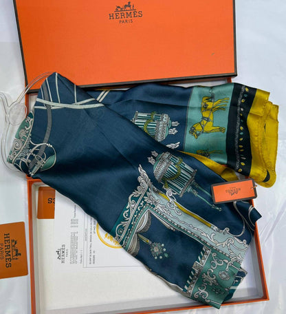 Hermes
Silk scarf 
40 dhs✅
55 dhs✅ 

with box🎁🎁🎁

Zain93
♥️♥️♥️