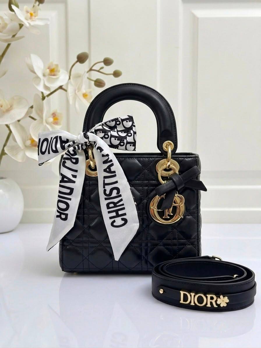 Dior
High quality 
With box 
120 dhs🇦🇪🇦🇪

Zain136
♥️♥️♥️