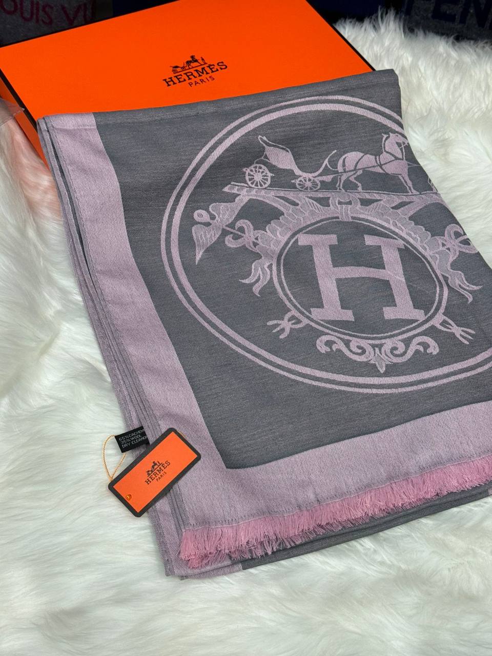 Scarf
Hermes
New cotton 
45 dhs✅

Zain93
♥️♥️♥️