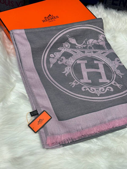 Scarf
Hermes
New cotton 
45 dhs✅

Zain93
♥️♥️♥️