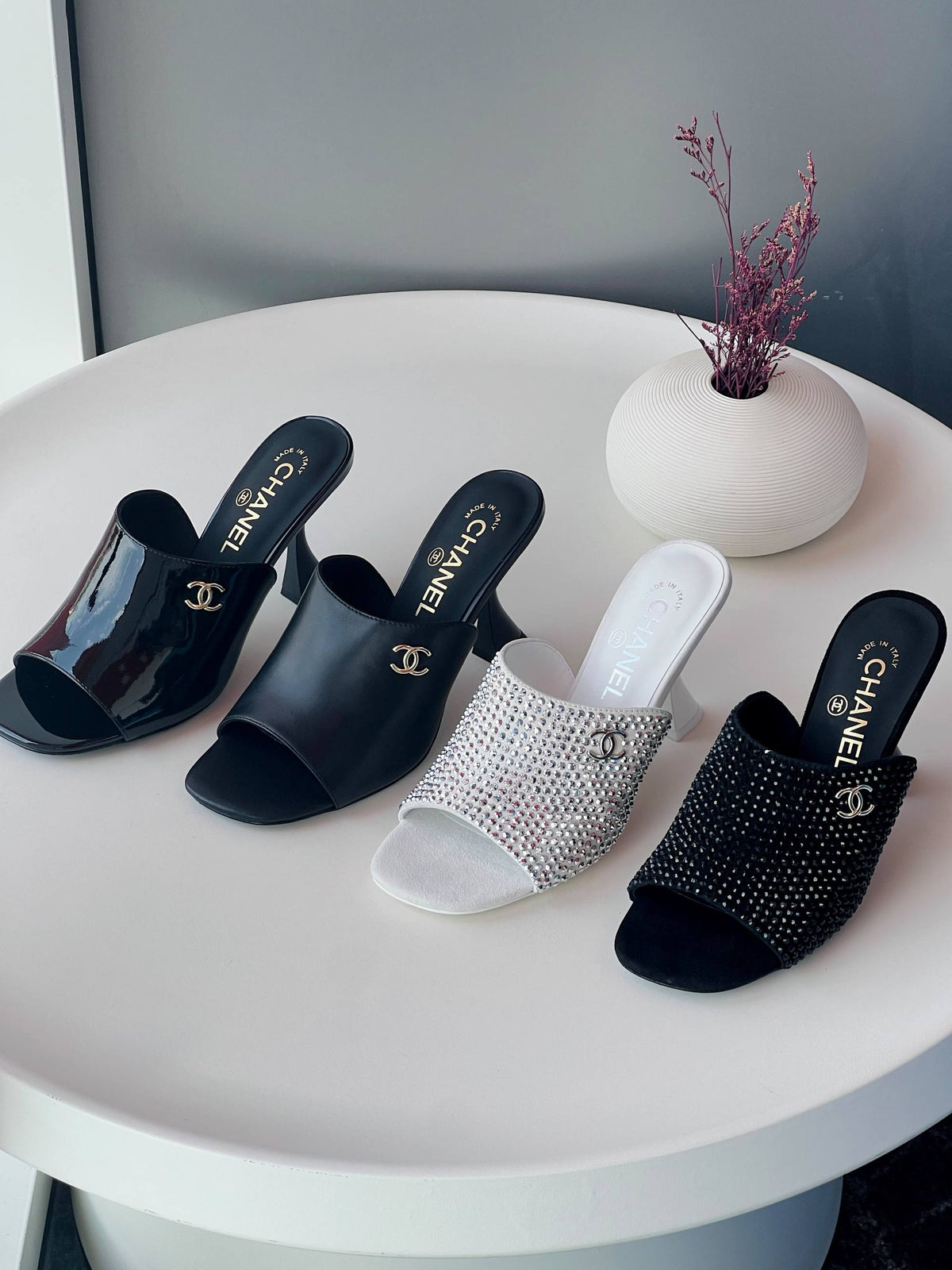 Chanel
36-41

_Super master high quality_🪡
430 dhs🇦🇪🇦🇪🇦🇪

Zain176
♥️♥️♥️