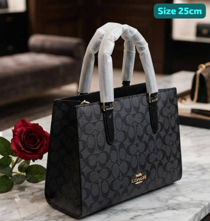 Coach
Good quality 
100 dhs🇦🇪🇦🇪

Zain186
♥️♥️♥️