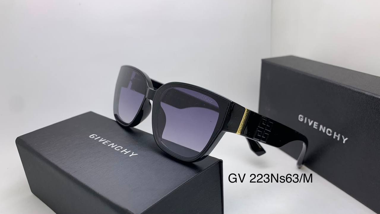 Givenchy
70 dhs🇦🇪🇦🇪

Zain126
♥️♥️♥️