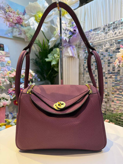 Hermes Lindy 
26cm
110 dhs🪙🌨️

Zain44
♥️♥️♥️