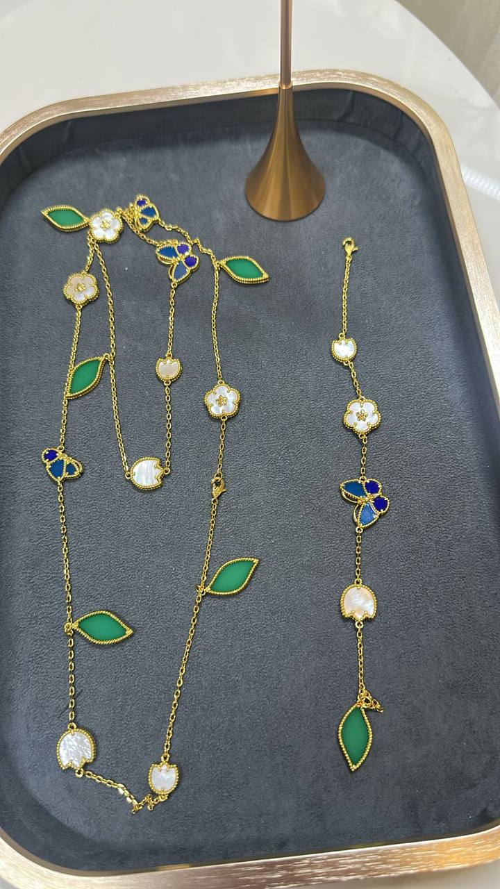 VCA Set
MASTER 💫✨
VANCLEAF SET
350 dhs✅

Zain89
♥️♥️♥️