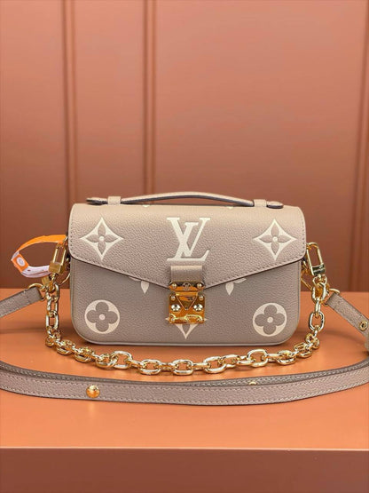 Lv

240 dhs

Zain134
♥️♥️♥️