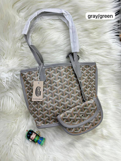 🌈 Goyard Small
1️⃣ First quality 
Size : 29 * 20 cm
75 dhs💓

Zain115
I♥️♥️♥️