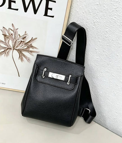 HERMES 

NEW DESIGN 

GOOD QUALITY 

WITH BOX 

110 DHS🇦🇪🇦🇪🇦🇪
Zain295
♥️♥️♥️