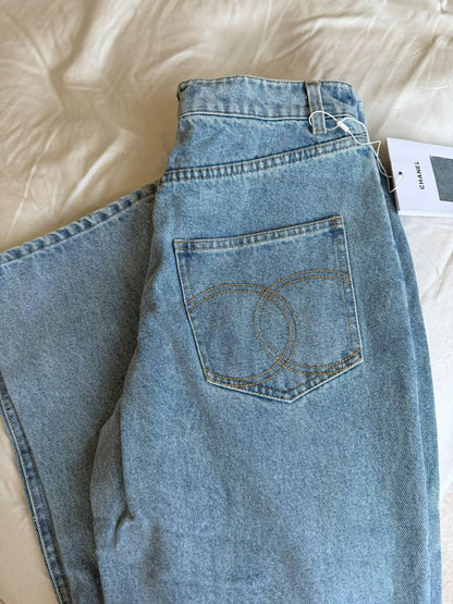 ❤️‍🔥 CHANEL NEW❤️‍🔥✨
✨VIP QUALITY 😍✨ 
Size : 34-36-38-40
710 dhs✅
Orginal Brand 

Zain287
♥️♥️♥️