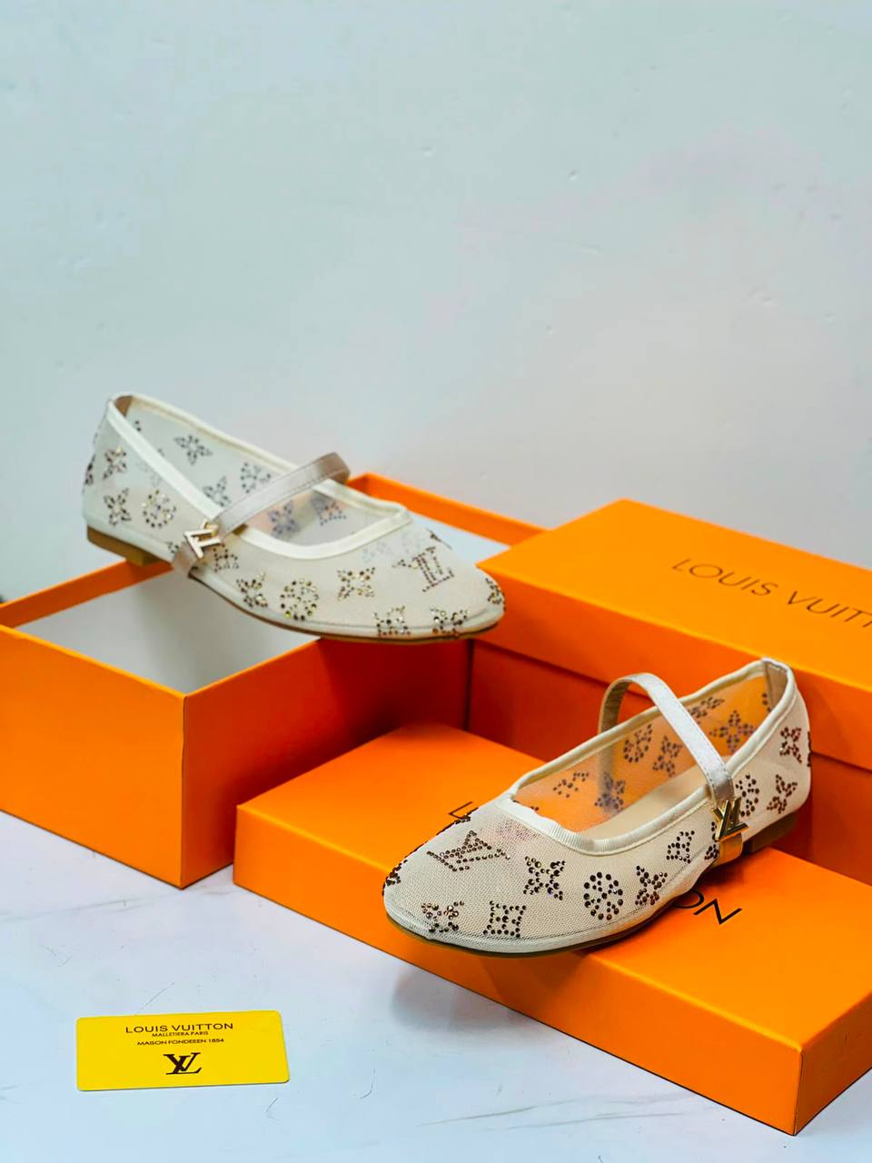 LV
Size 36-41
105 dhs💓

Zain21
♥️♥️♥️