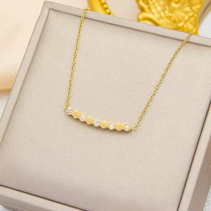 New branded necklace Stainless steel 18k gold plated 
Non tarnish 
30 dhs💓

Zain243
♥️♥️♥️
