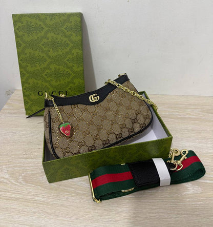 Gucci

95 dhs🗽

with box
🎁🎁🎁

size 24cm

Zain26
♥️♥️♥️