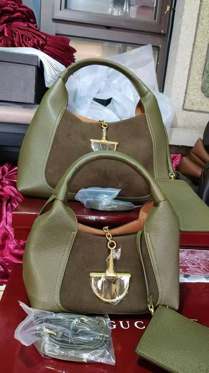 Gucci Master

#40cm
300 dhs🪙💕
#26cm
310 dhs🪙💕

Zain228
♥️♥️♥️