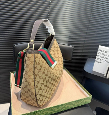 GUCCI 

COPY ONE RESTOCK 
210 dhs🪙💕

Zain39
♥️♥️♥️