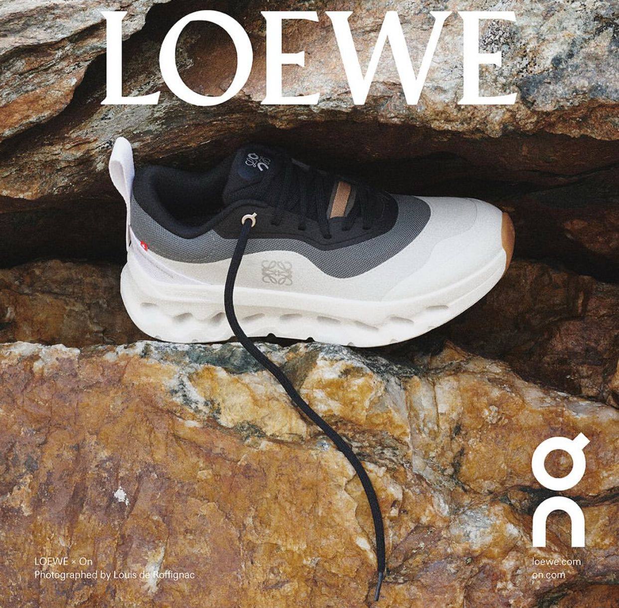 On Running x Loewe Cloudtilt 2 "Black/White"🖤🤍
40-45 AVAILABLE  🤩
220 dhs🪙🌨️

Zain242
♥️♥️♥️
