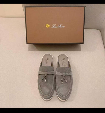Lora Piana Shoes, New Arrived 
Size 36 To 41
130 dhs🪙💕

Zain120
♥️♥️♥️