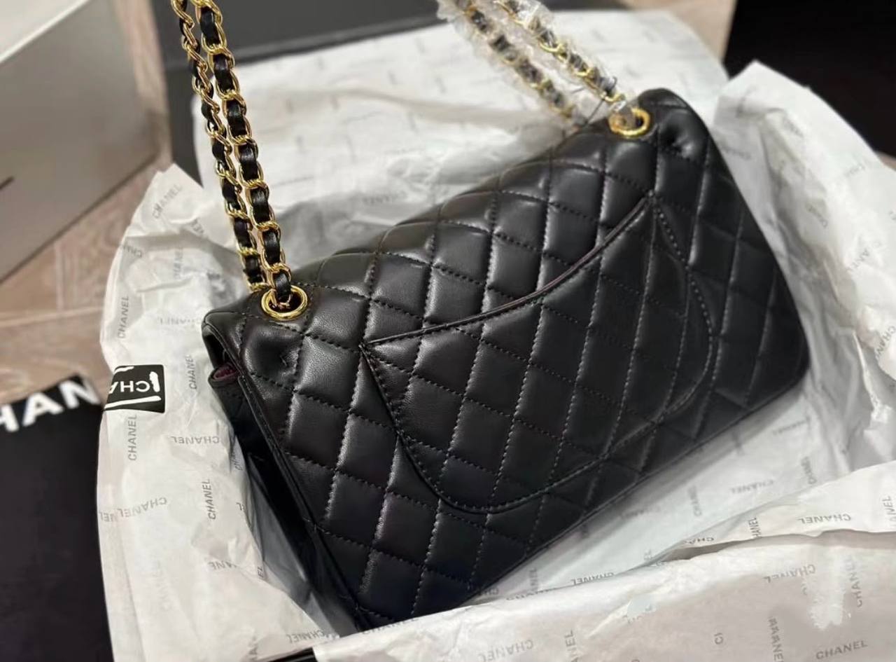 CHANEL

 NEW CAME 

HIGH QUALITY  

WITH  BOX  

150 DHS…🇦🇪🇦🇪
Zain295
♥️♥️♥️