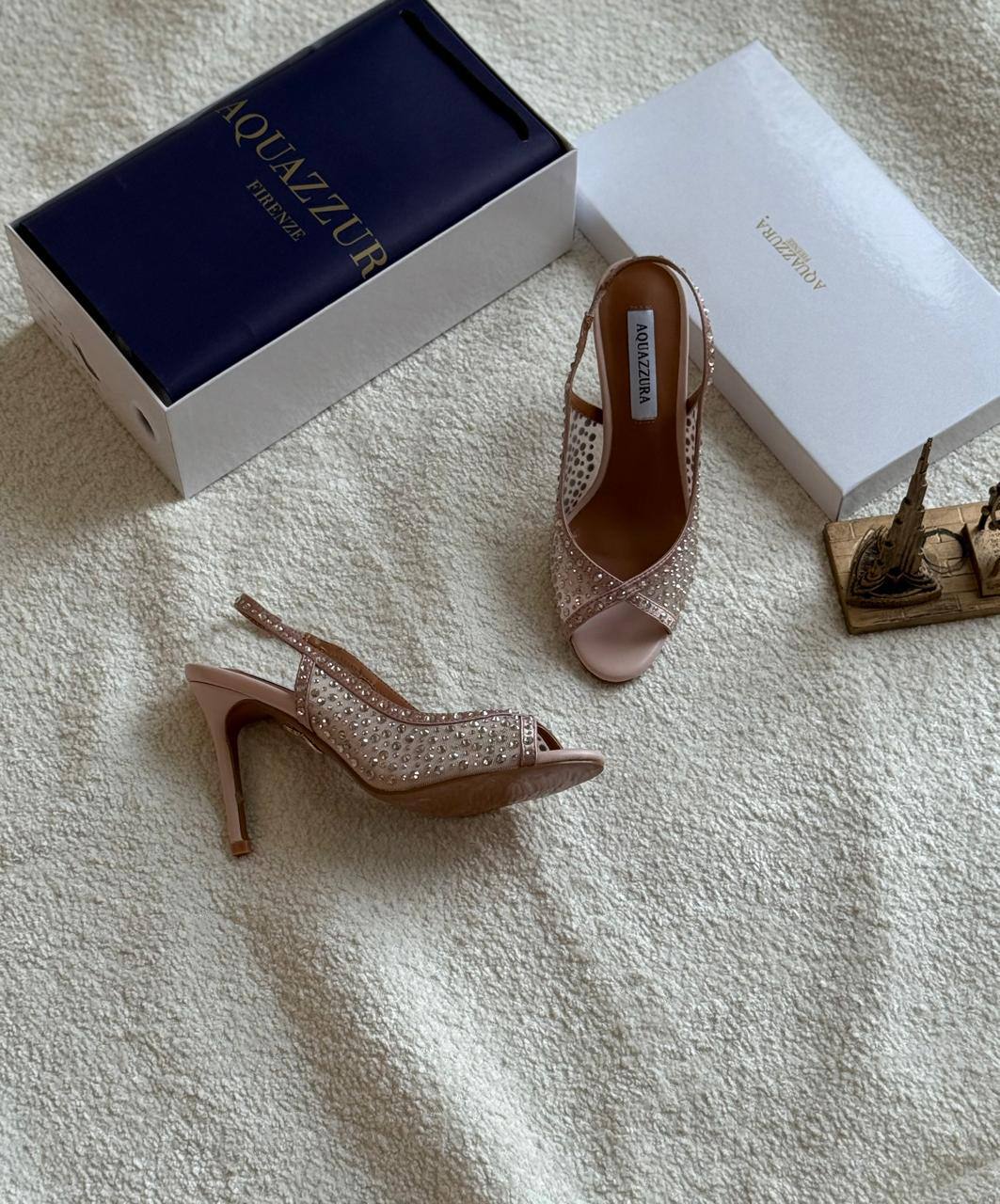 New. Aquazzura heel 

  Size  .  36.  to 41

120 dhs❣️

Zain80
♥️♥️♥️