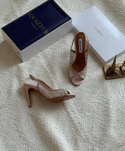 New. Aquazzura heel 

  Size  .  36.  to 41

120 dhs❣️

Zain80
♥️♥️♥️