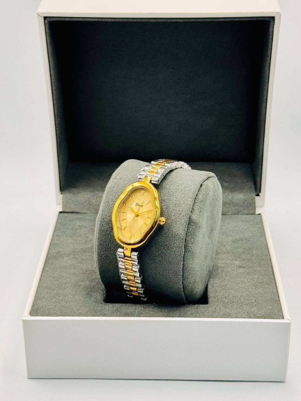 Dior ladies 
offer price 
40 dhs✅

Zain08
♥️♥️♥️