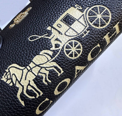 COACH 

COPY ONE 
NEW CAME 

WITH BOX 
🎁🎁🎁

120 dhs✅
20cm

Zain39
♥️♥️♥️