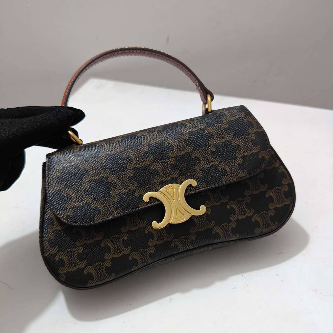 Celine Master
260 dhs🪙🌨️

Zain10
♥️♥️♥️
