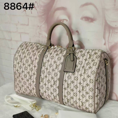 Travel Bags
120 dhs🇦🇪🇦🇪
size 50cm

Zain26
♥️♥️♥️