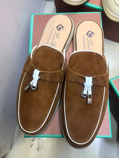 Loro Piana 
Size 36-41
130 dhs🪙🌨️

Zain145
♥️♥️♥️