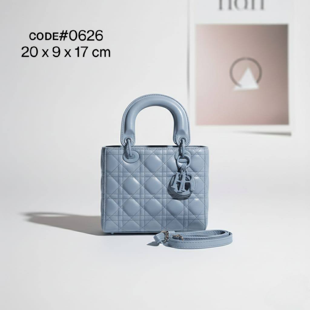 CHRISTIAN LADY DIOR
ᴍᴀᴛᴛᴇ ʟᴇᴀᴛʜᴇʀ ᴍᴀᴛᴇʀɪᴀʟ
ᴡɪᴛʜ ʟᴏɴɢ ʙᴇʟᴛ sᴛʀᴀᴘ
sɪᴢᴇ : 20 cm

65 dhs✅

Zain31
♥️♥️♥️