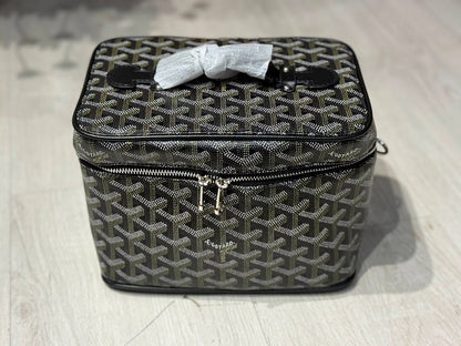 Goyard Muse Vanity Case
20*14*15cm
High quality 
110 dhs✅

Zain43
♥️♥️♥️