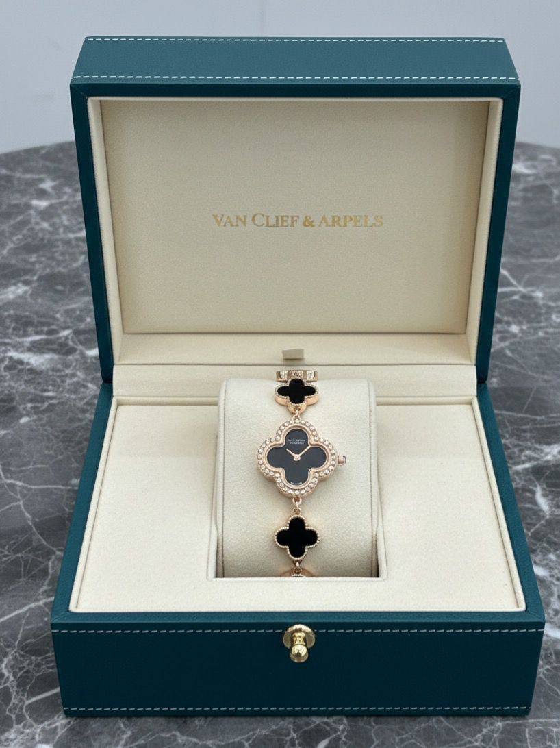 VAN CLEEF&ARPELS🆕 LADIES 
GOOD QUALITY 💯
60 dhs🪙💚

Zain133
♥️♥️♥️