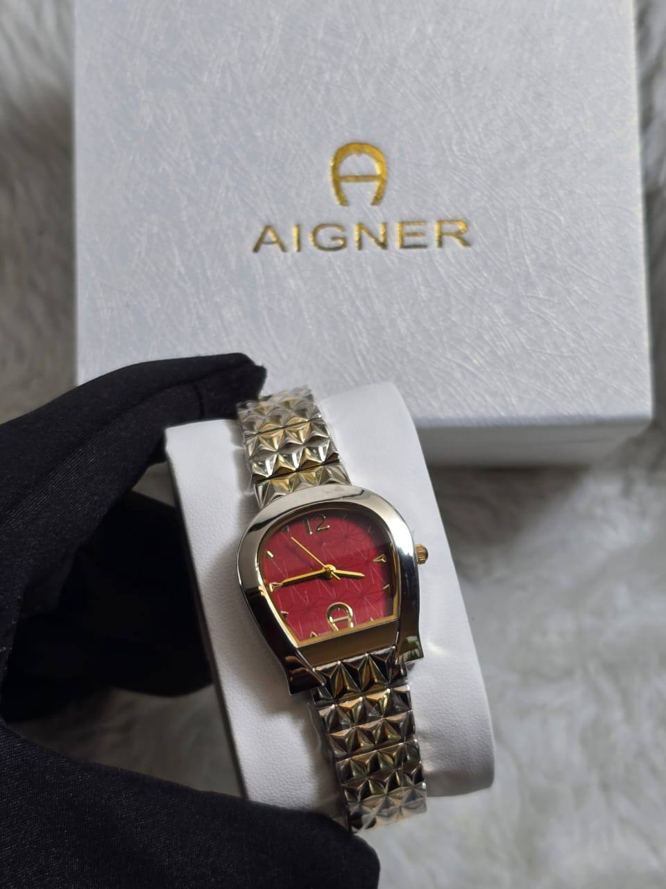 Rolex
Aigner
MK
55 dhs🪙💚

Zain29
♥️♥️♥️