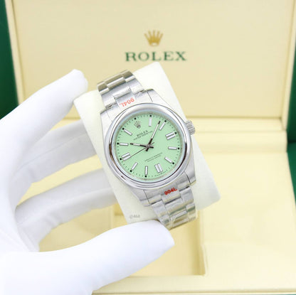 ROLEX  MILGAUSS AUTOMATIC 41mm

180 dhs🪙💚

Zain58
♥️♥️♥️