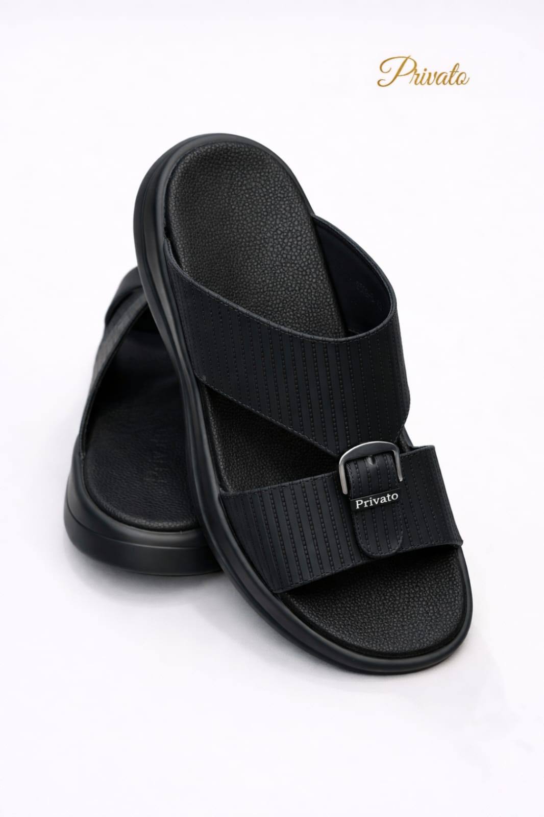 slippers for men good quality  with box and paper bag size available (40to46) 6to12) 
230 dhs❣️

Zain59
♥️♥️♥️