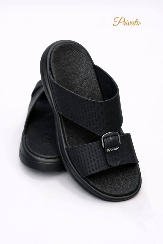 slippers for men good quality  with box and paper bag size available (40to46) 6to12) 
230 dhs❣️

Zain59
♥️♥️♥️